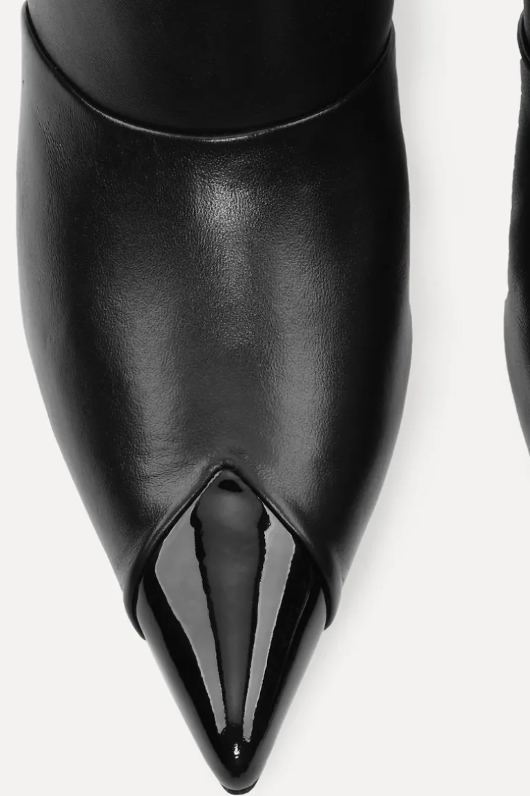 Pointed Leather Boot Black